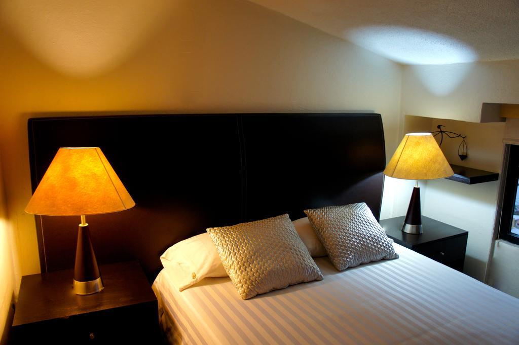Aztic Hotel And Executive Suites เม็กซิโกซิตี้ ภายนอก รูปภาพ